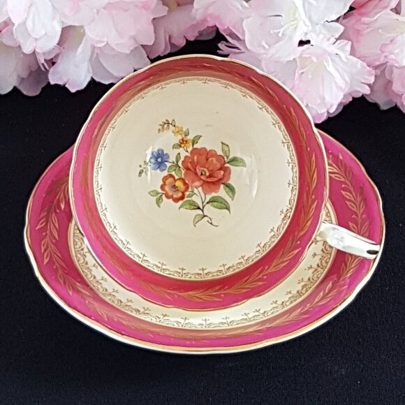 Vintage Aynsley Bone China Tea Cup and Saucer England - Picture 4 of 9